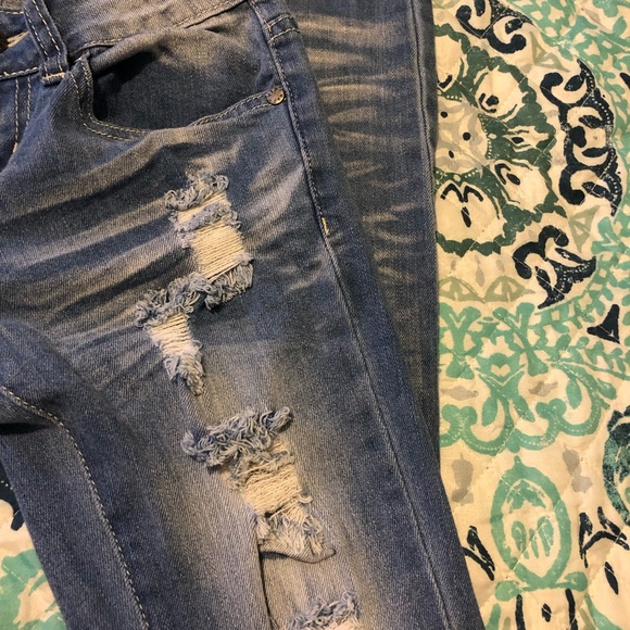 Distressed jeans - Picture 4 of 4